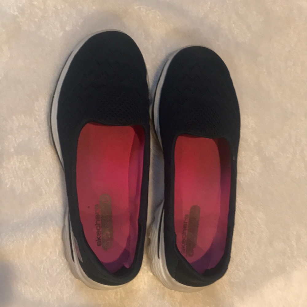 Skechers GO Walk 2 size 6 shoes